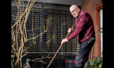 Lichtjestour doneert tuinpad bij Nebo Plus