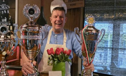 Wereldkampioen Snert koken komt uit Garderen