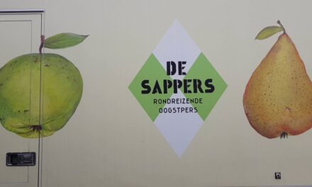 Appelsap terwijl u wacht “de rijdende oogst pers”