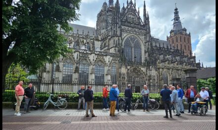 Mannenbroeders op Schoolreis