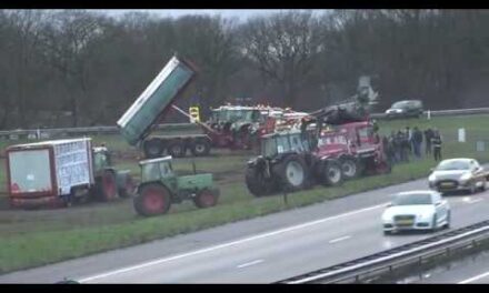 Boerenprotest A1 bij Stroe | Gelderland | Nederland